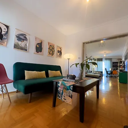 Apartment Spacious Artistic Flat With Private Parking
