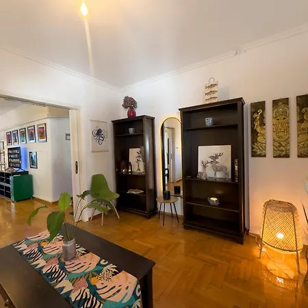 Spacious Artistic Flat With Private Parking * Thessaloniki